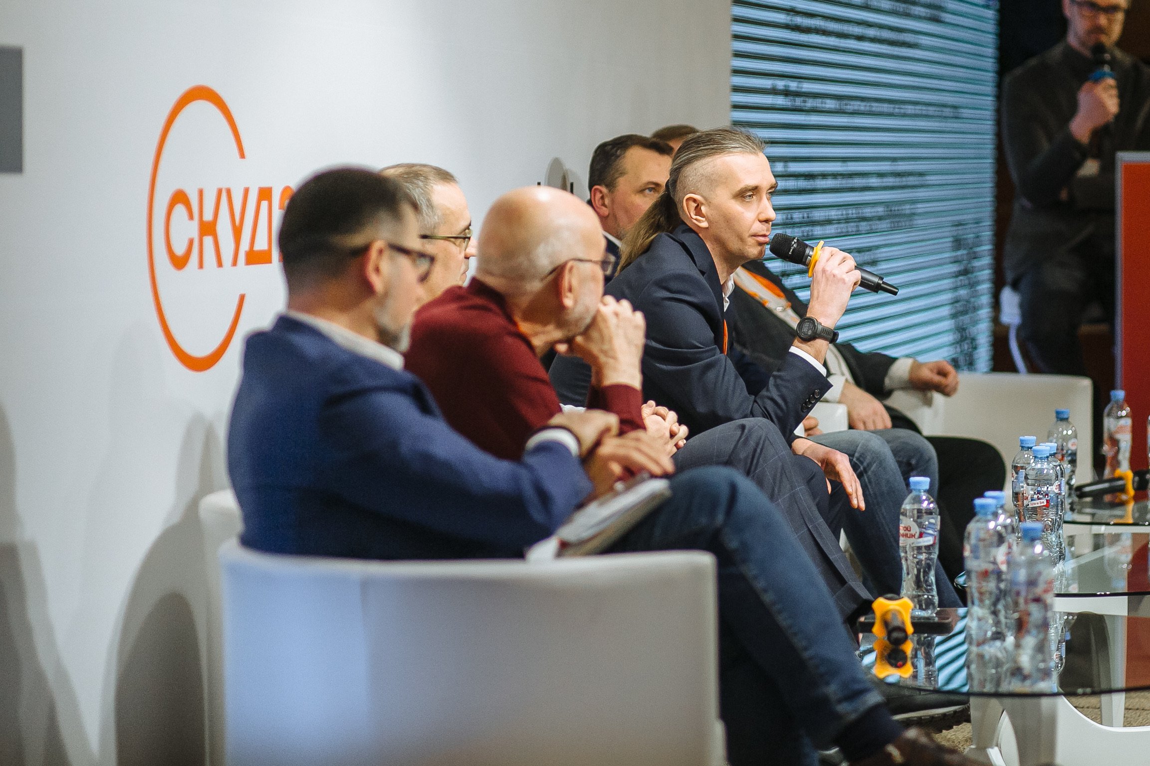 6D6E099C-4AAA-4157-8783-0343ADC3C23F