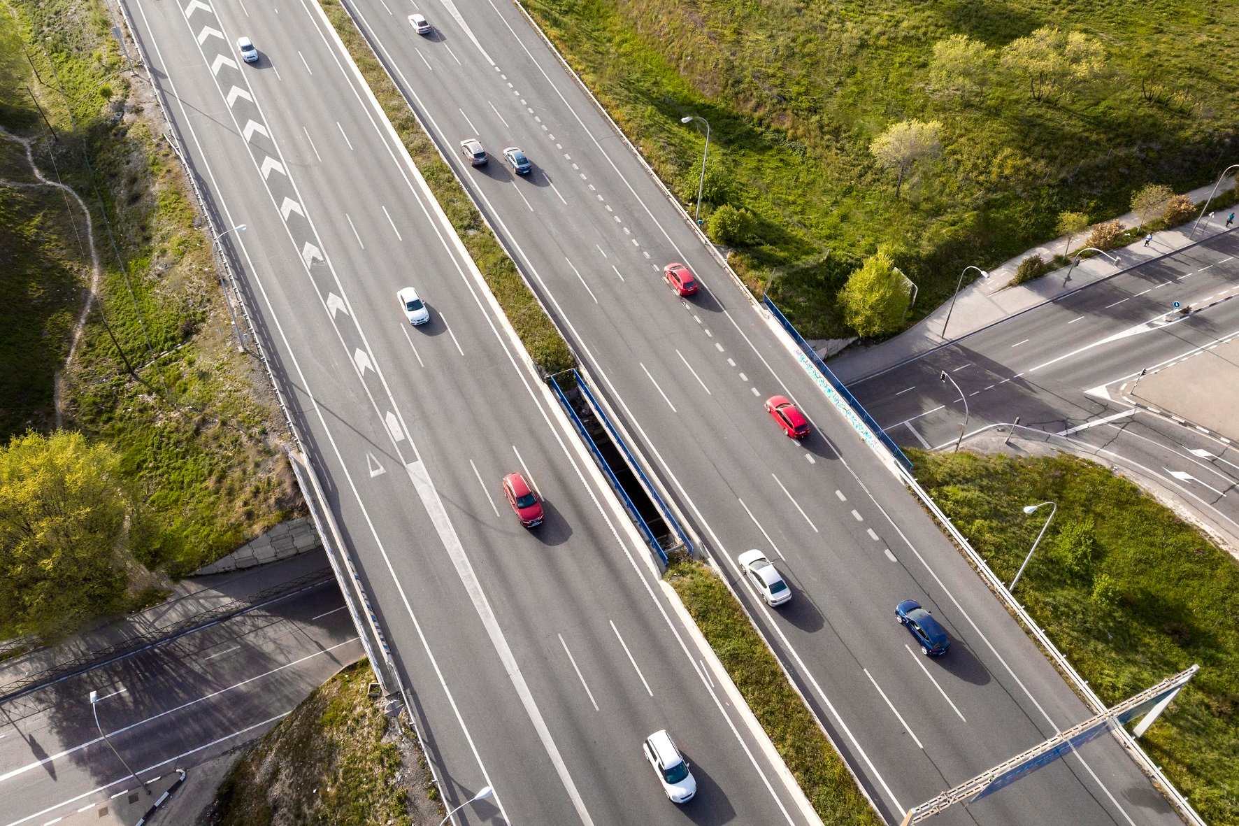 cars-driving-street-aerial-view