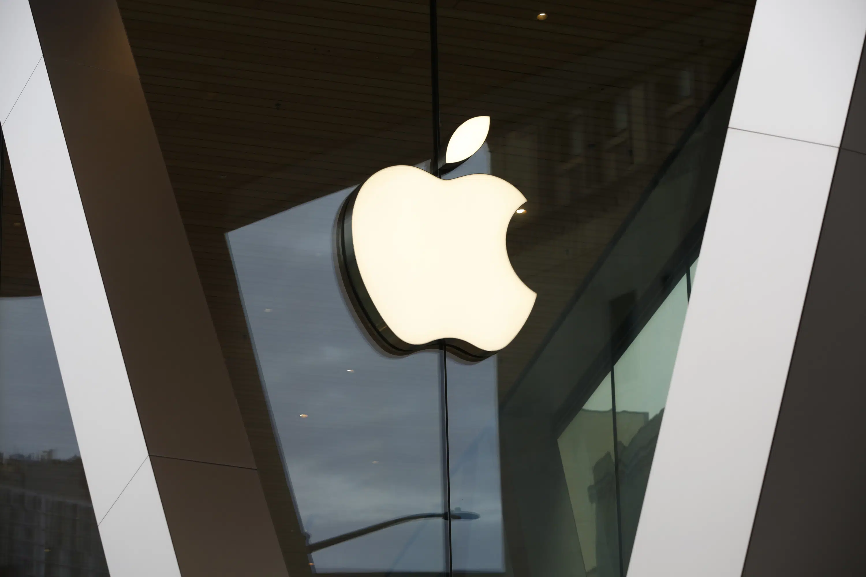 Скрытая функция iOS 16 позволяет блокировать функции iPhone в зависимости от местоположения пользователя