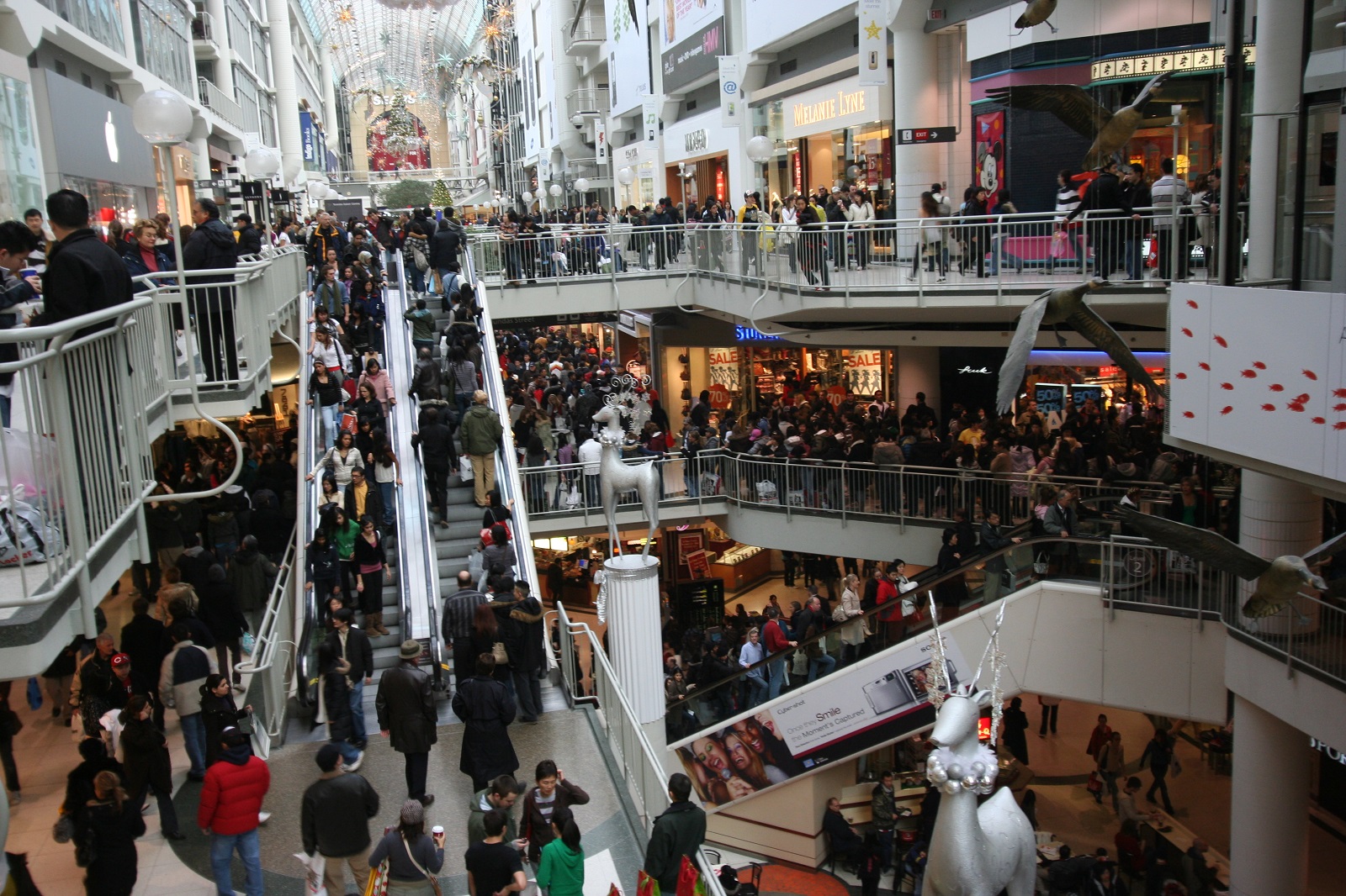 Boxing-Day-at-the-Toronto-Eaton-Centre