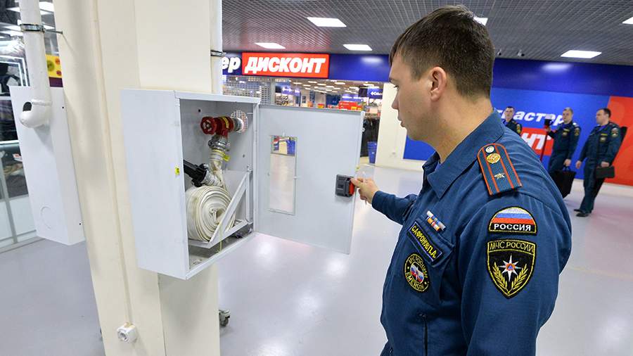 МЧС организует внеплановые проверки во всех ТРЦ и складах в России