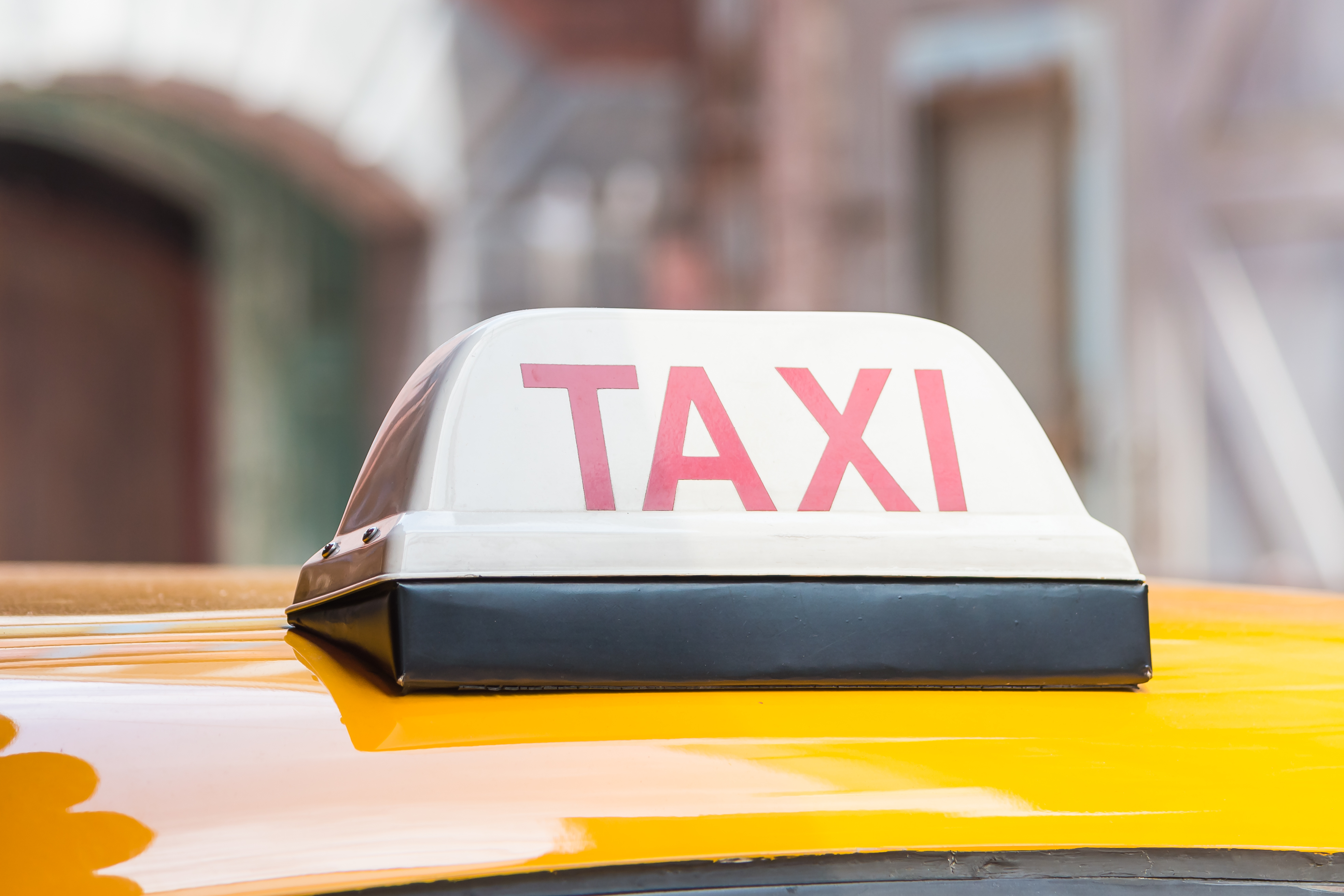 Нейросеть выявила нарушения 6 тысяч автомобилей такси