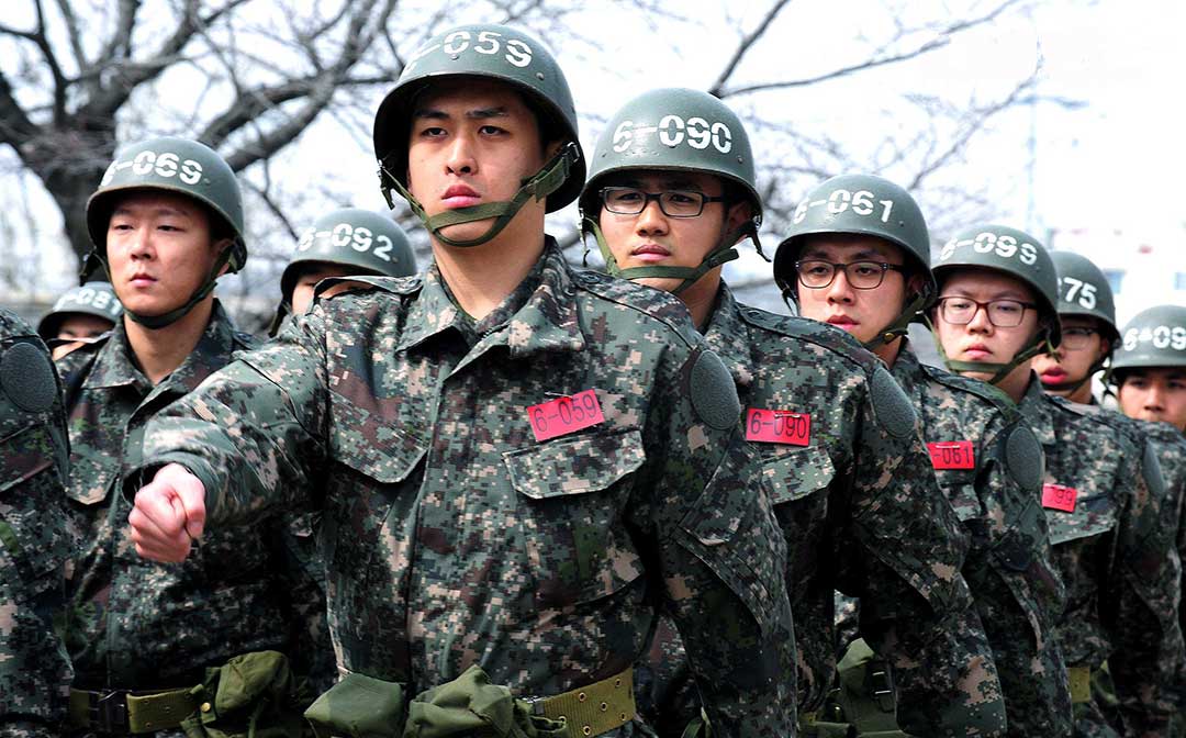 Армия Южной Кореи запрещает смартфоны Apple