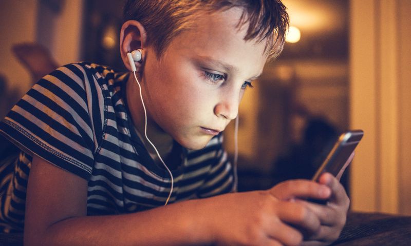 Конституционный суд РФ признал законным использование родителями программ прослушки на смартфонах детей
